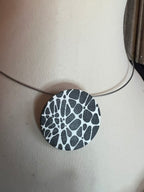 Marleen Burger - Hanger aan spang - rond Black/white