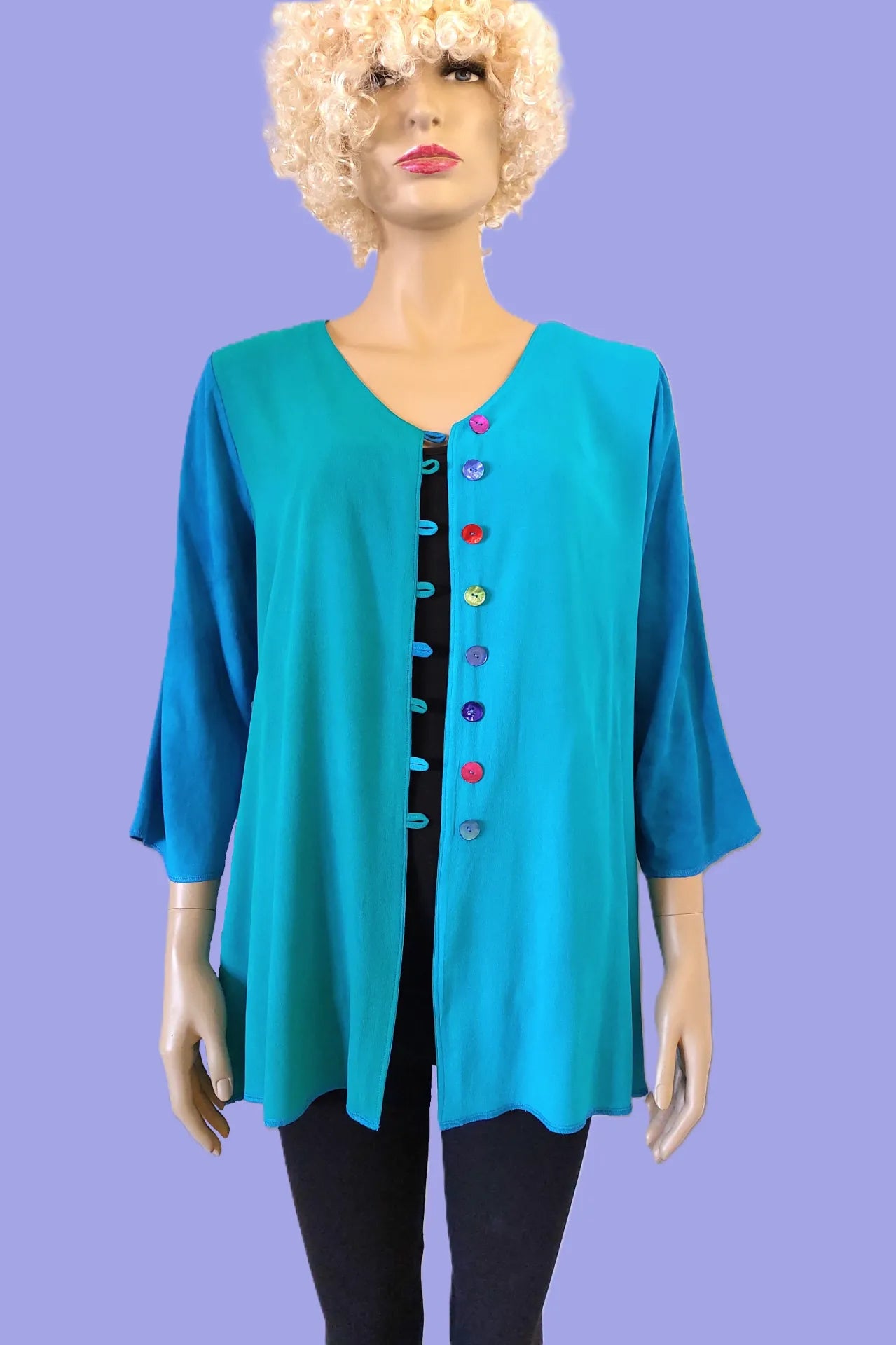 Liz & Joe - Turquoise viscose blouse, kleurige knoopjes