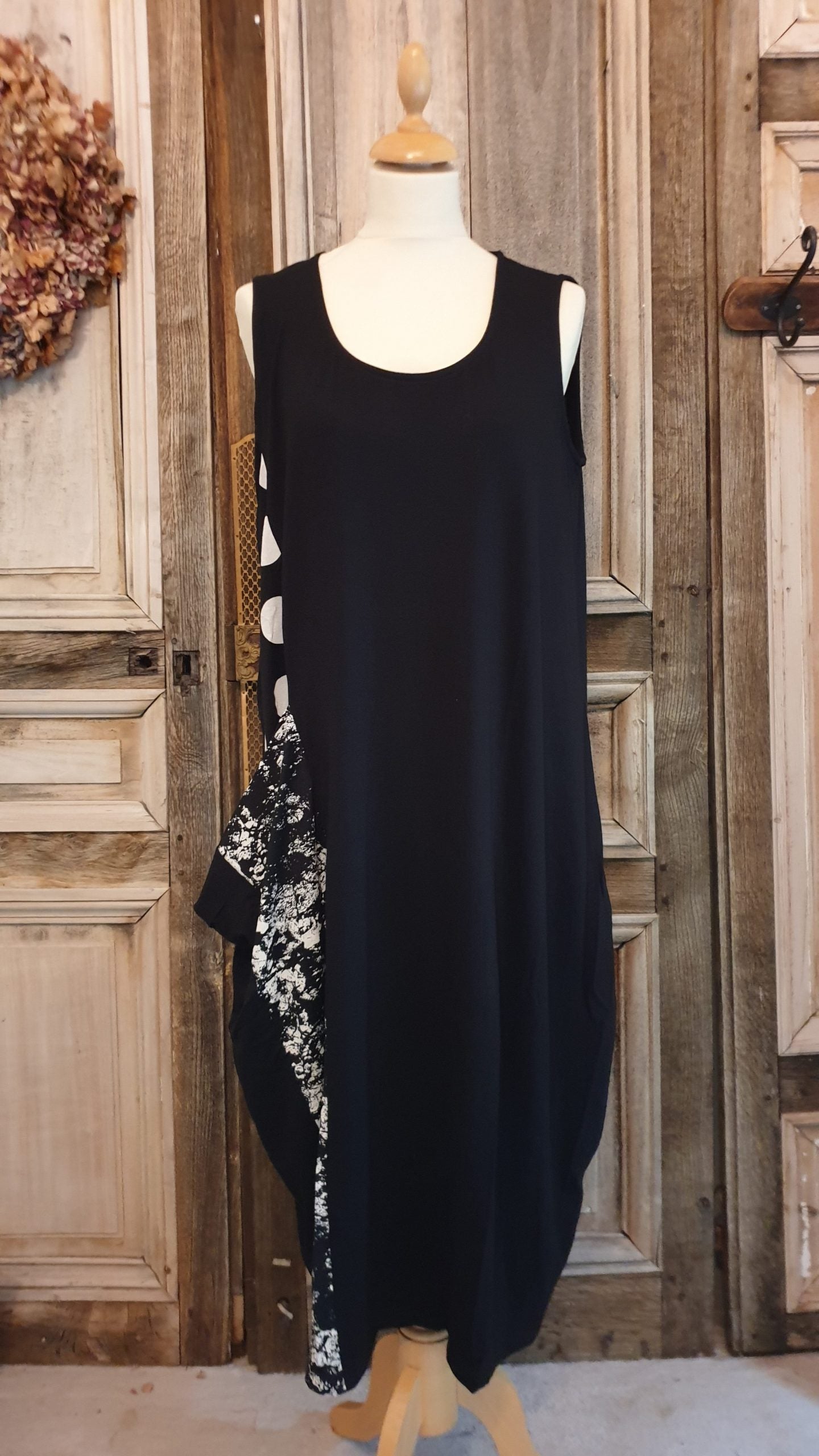 Alembika - Mouwloze Jurk - Black White - Maat 2