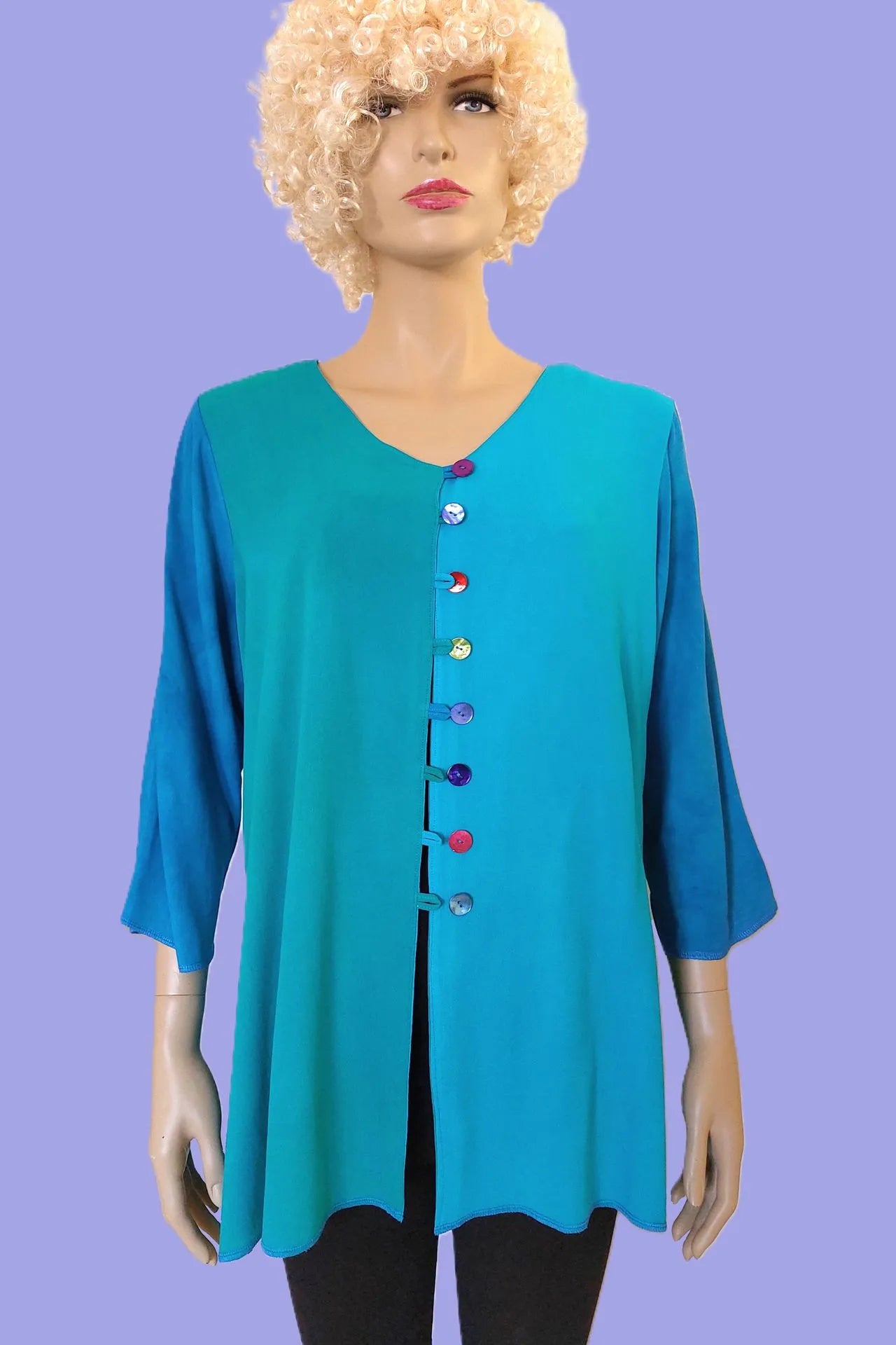 Liz & Joe - Turquoise viscose blouse, kleurige knoopjes