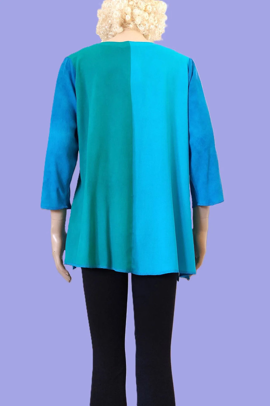 Liz & Joe - Turquoise viscose blouse, kleurige knoopjes