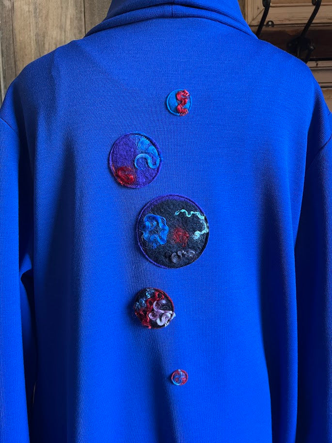 Geesje Sturre - Jurk luxe wolblend met Viltkunst - Koningsblauw