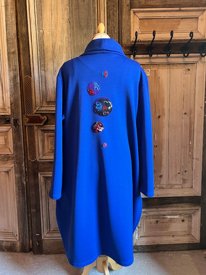 Geesje Sturre - Jurk luxe wolblend met Viltkunst - Koningsblauw