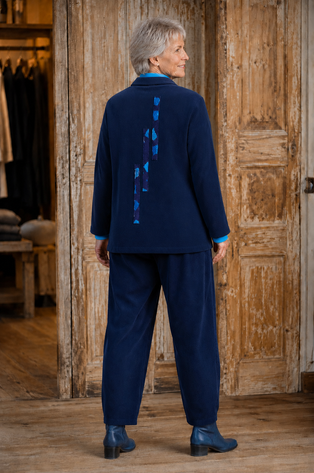 Geesje Sturre jasje blauw met wolgevilte elementen