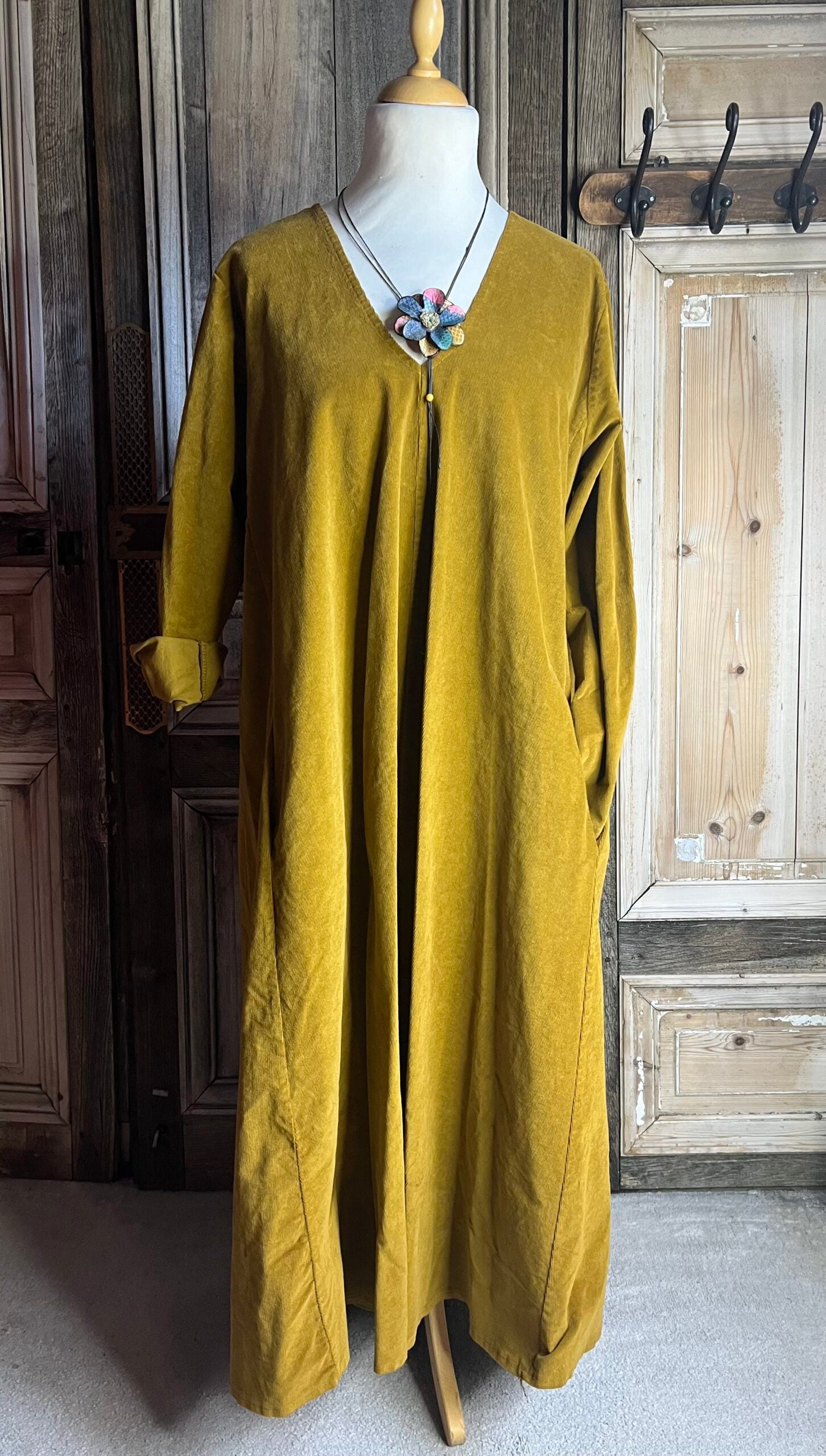 BB Style - Rib Jurk V hals lang - Goudgeel
