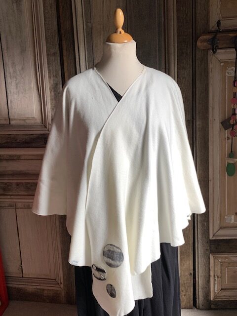 Geesje Sturre - Poncho van katoen fleece - Wolwit