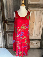 Normal Crazy - Mouwloze Dress Rosé batik rood