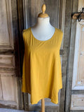 Normal Crazy - Basic Mouwloze Top Aline kleur  Mustard