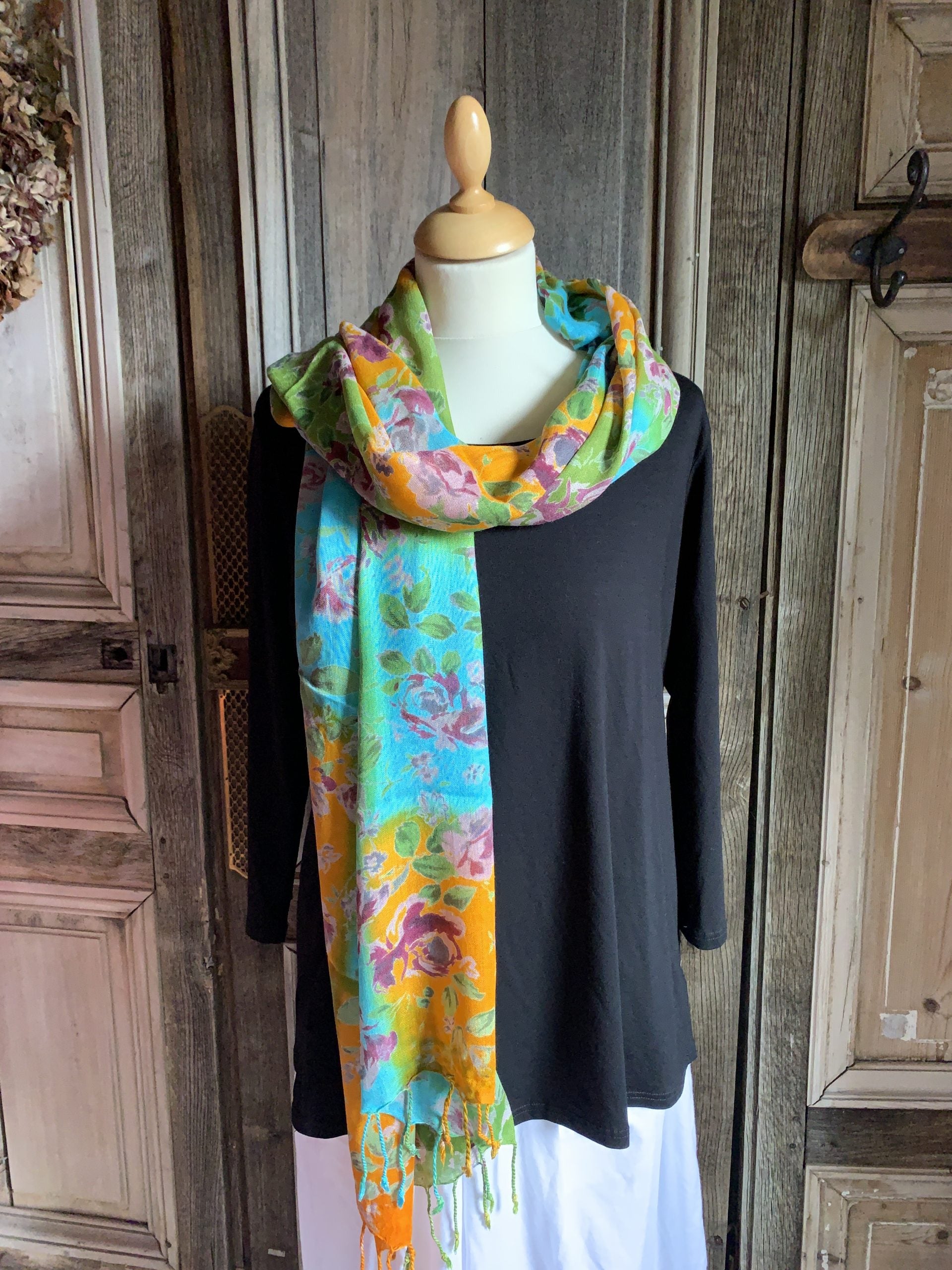The Blue turban - shawls viscose bloemen #