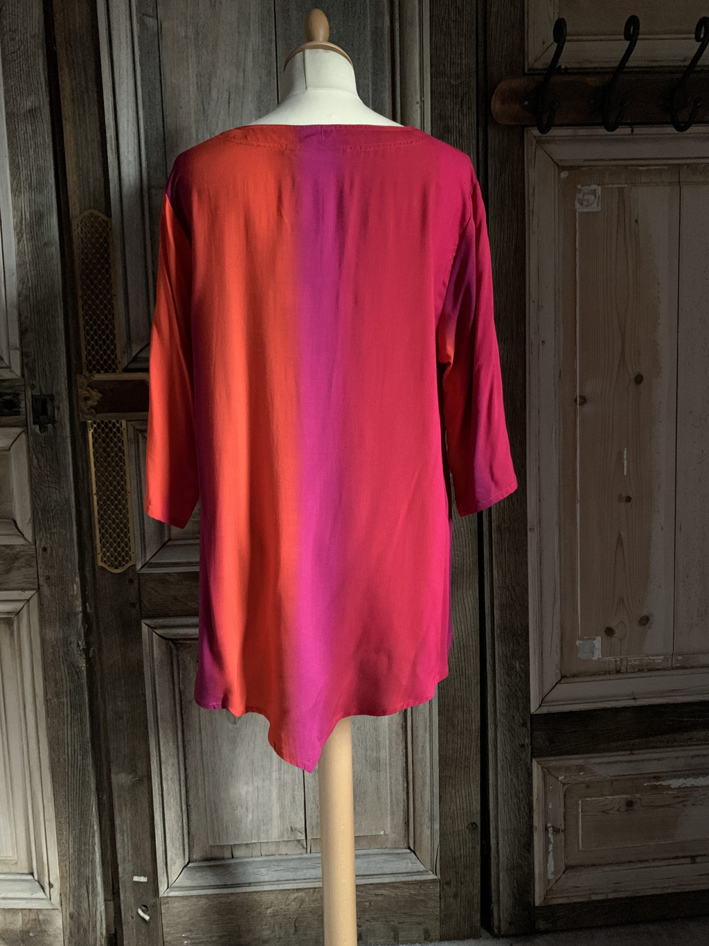 Angel Circle - Shirt vicose batik - Maat XL* Rood
