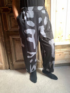 Sinne Design - Broek Print abstracte print - Zwart grijs