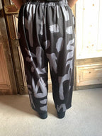 Sinne Design - Broek Print abstracte print - Zwart grijs