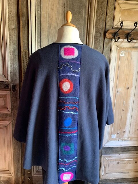Geesje Sturre - Poncho van katoen fleece - Donkerblauw