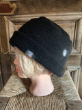 Aino - Black/white Hat Pilko - zwart met witte stip *