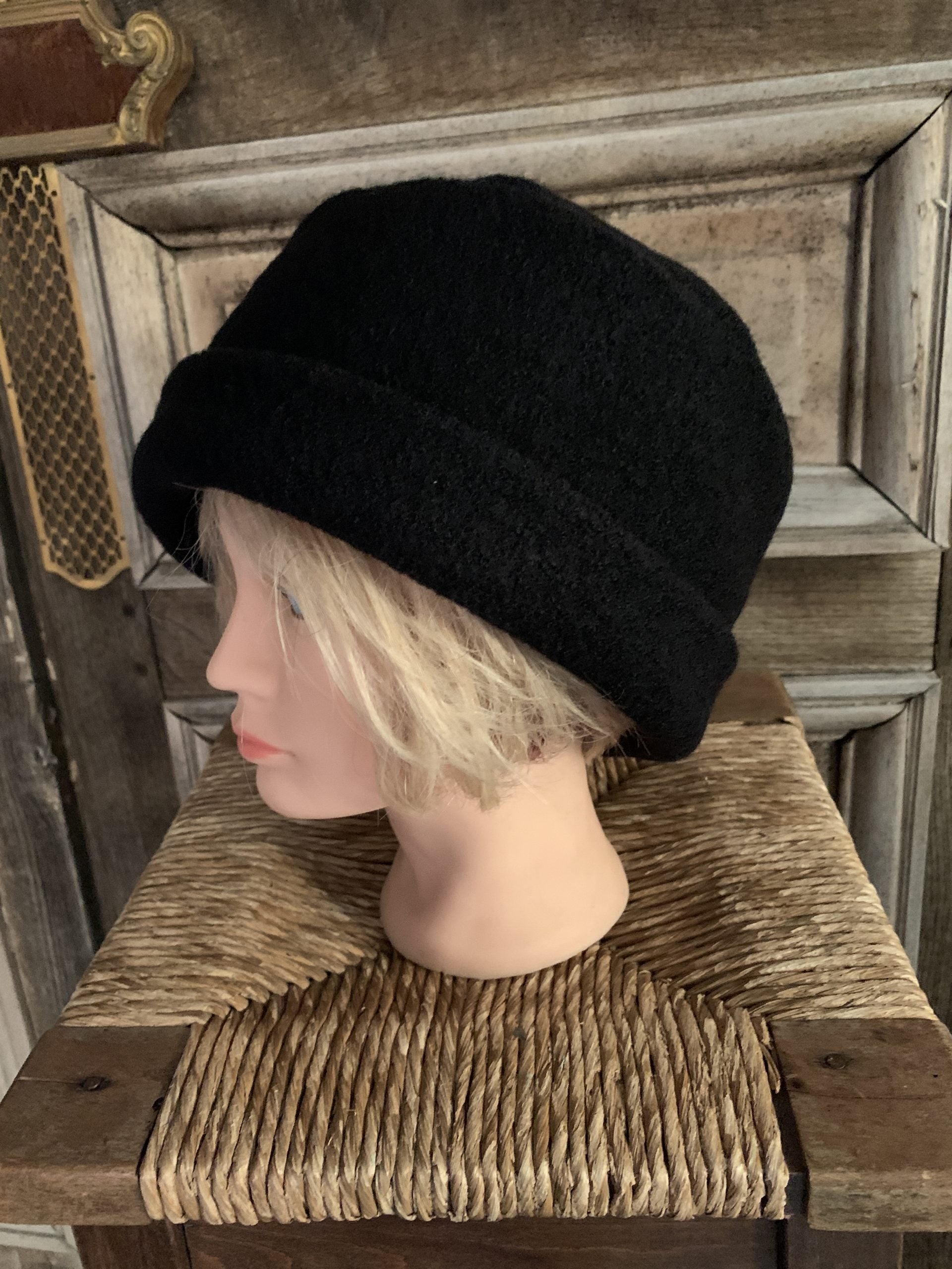 Aino Hat Vibo 999 zwart