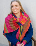 Invero Töne - Driehoekige Merino omslagdoek Kyra 100% wol  - Karneval