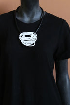 Trijn sieraden - Ketting Doodle krassen (#K24-30) - Zwart en Wit