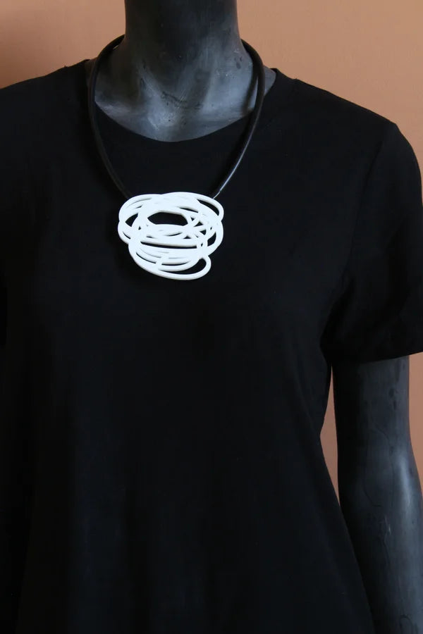 Trijn sieraden - Ketting Doodle krassen (#K24-30) - Zwart en Wit