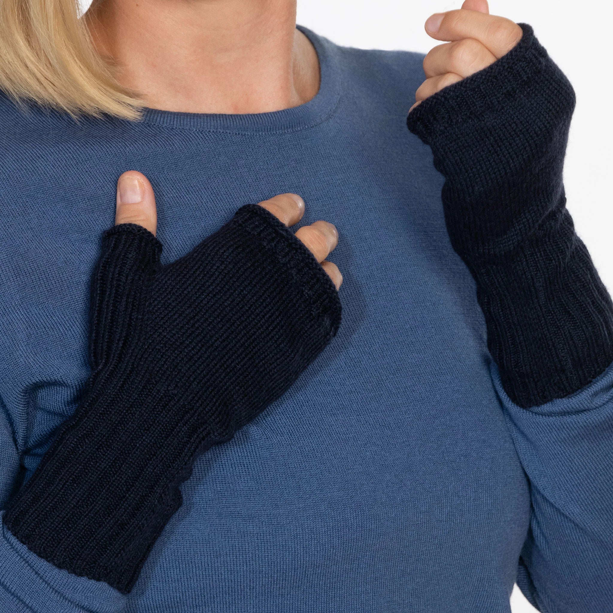 Invero - Handschoenen Karina met duimen - 100% wol - Marine