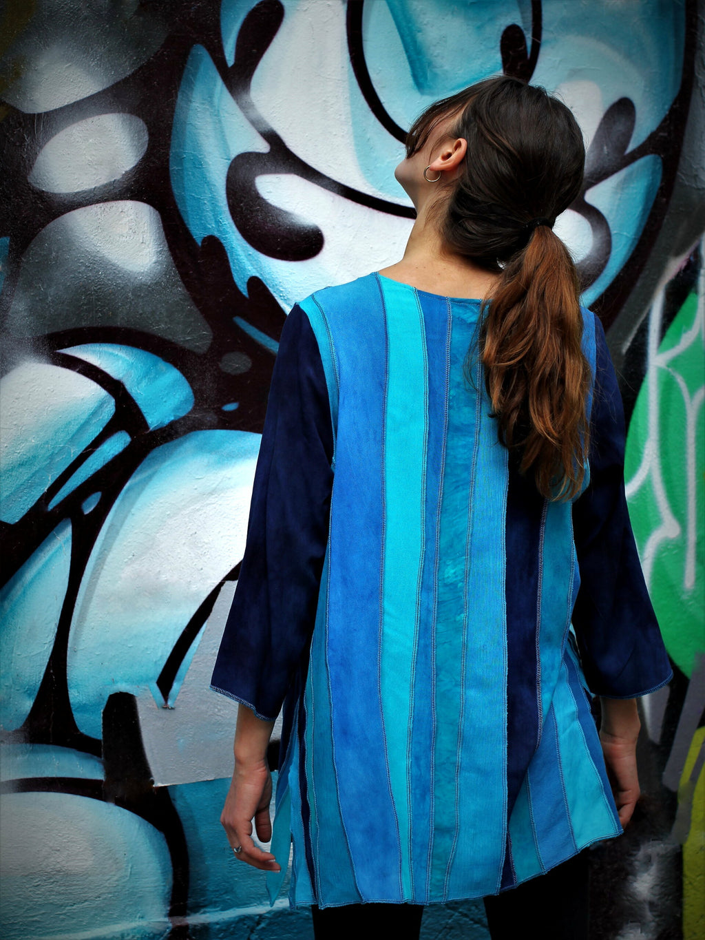 Liz & Joe - Viscose Blouse - verticaal golvende banen - Blauw