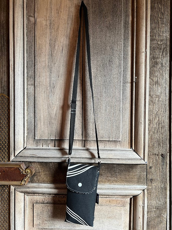 LIEZ -  handmade Tas - Telefoontasje - zwart/wit