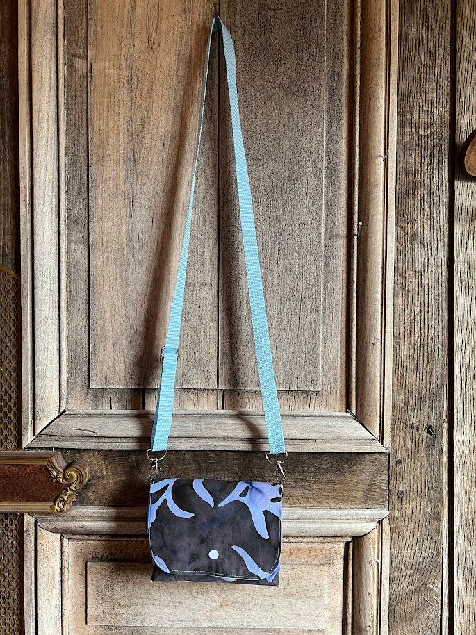 LIEZ -  handmade - Schoudertasje - blauw
