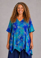 Normal Crazy - blouse Dinie korte mouw - Blauw zilvergrijze libellen