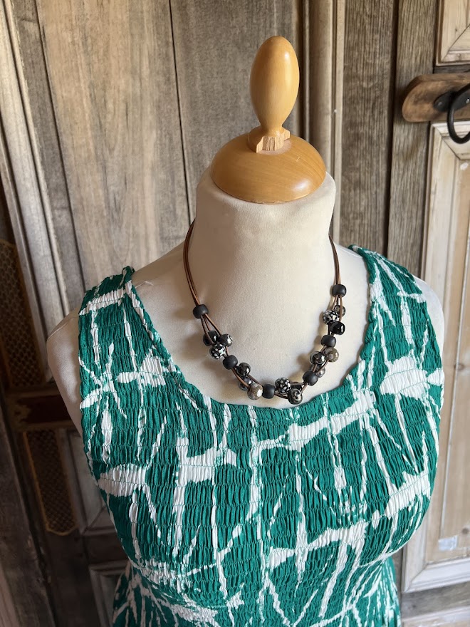 Normal Crazy - Mouwloze Dress Eva met gesmokt lijfje-Groen