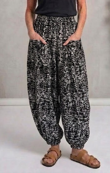 Normal Crazy - Sindy +10 cm - Batik - Black/White