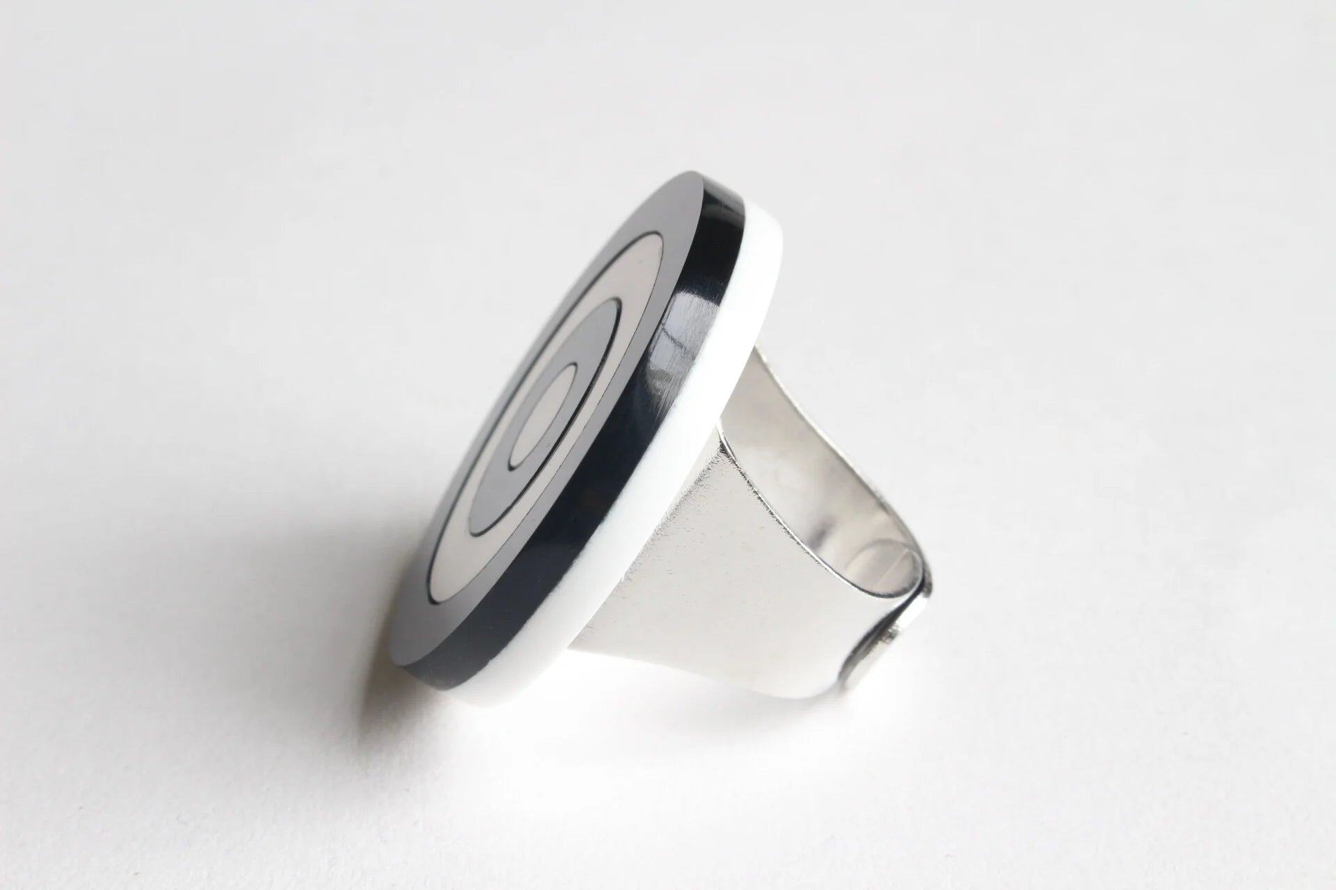 Trijn sieraden - Ring Acrylaat (#R23-102) - Black/white