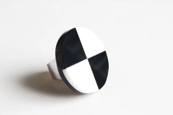 Trijn sieraden - Ring Acrylaat (#R23-100) - Black/white