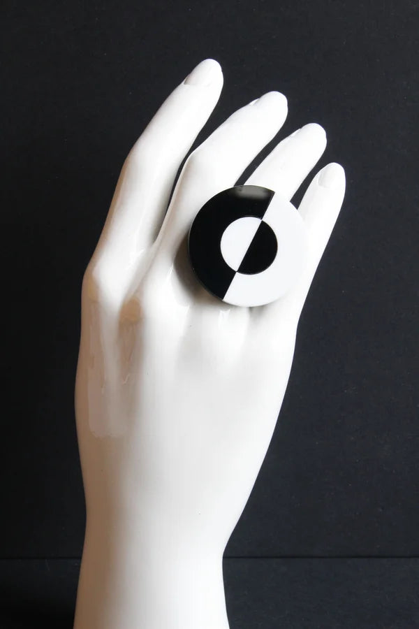 Trijn sieraden - Ring Acrylaat (#R23-103) - Black/white