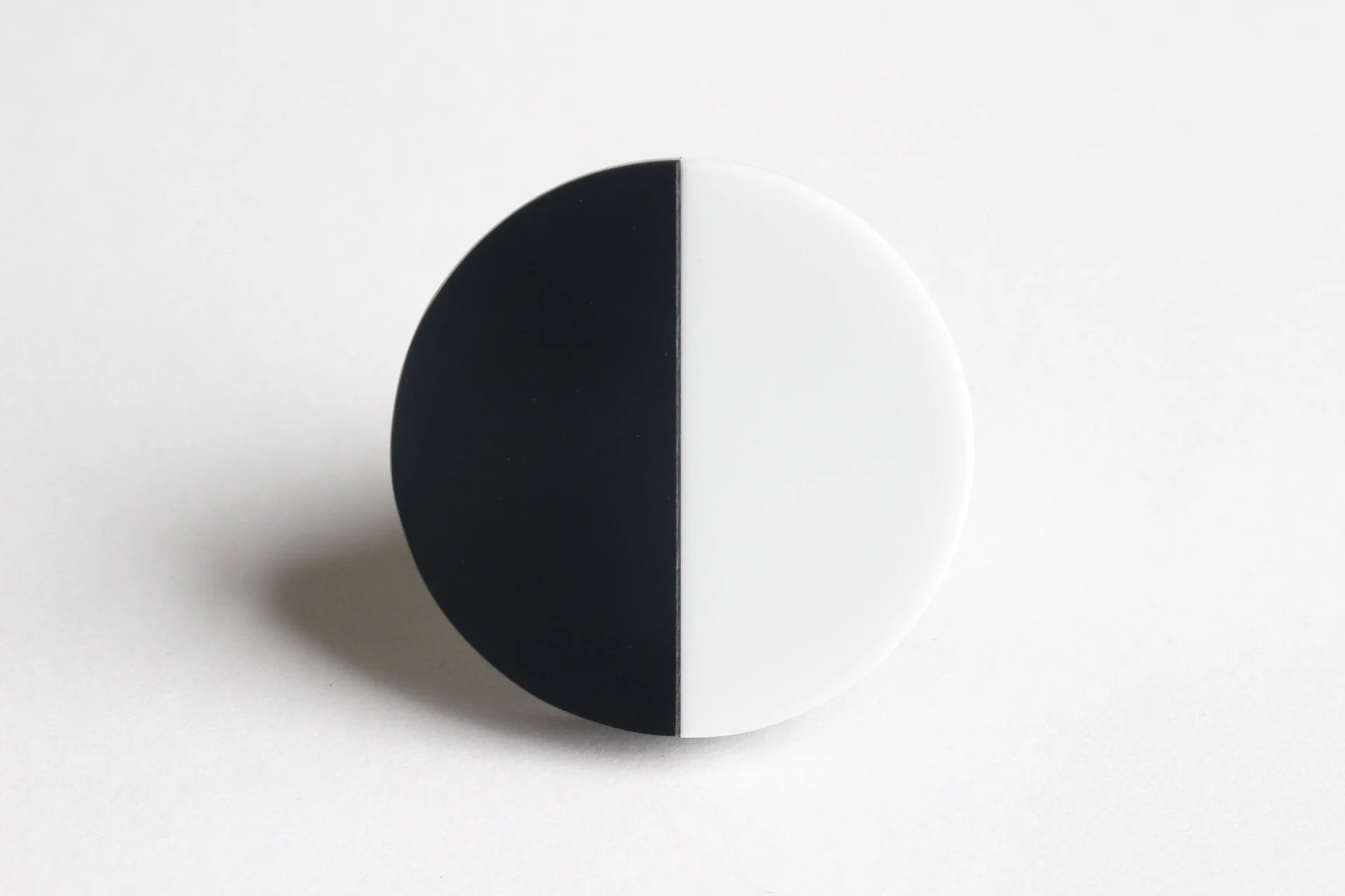 Trijn sieraden - Ring Acrylaat (#R23-99) - Black/white 3,8 cm