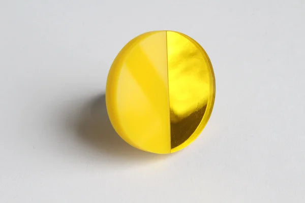 Trijn sieraden - Ring acrylaat (#R25-27) - Geel 3 cm