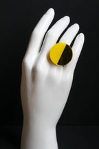 Trijn sieraden - Ring acrylaat (#R25-27) - Geel 3 cm