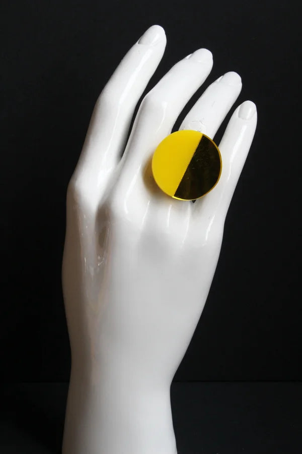 Trijn sieraden - Ring acrylaat (#R25-27) - Geel 3 cm