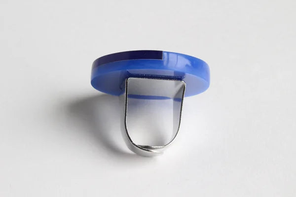 Trijn sieraden - Ring acrylaat (#R25-21) - Blauw 3,8 cm