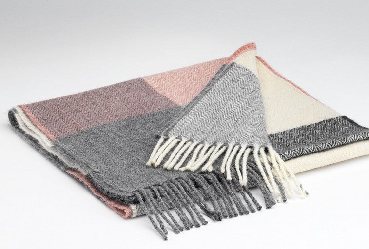 McNutt of Donegal - Sjaal Rose & Gray #
