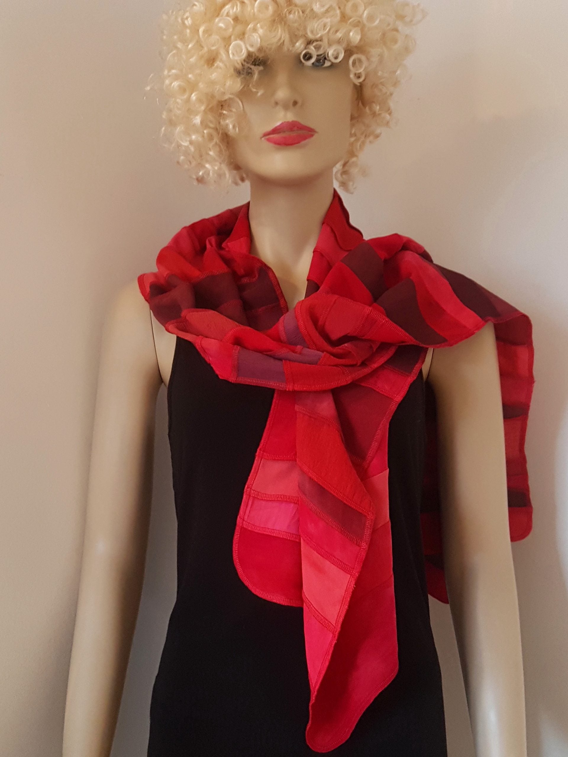 Liz & Joe - Viscose sjaal  - S 4256 V - Tinten rood en bruin Rood