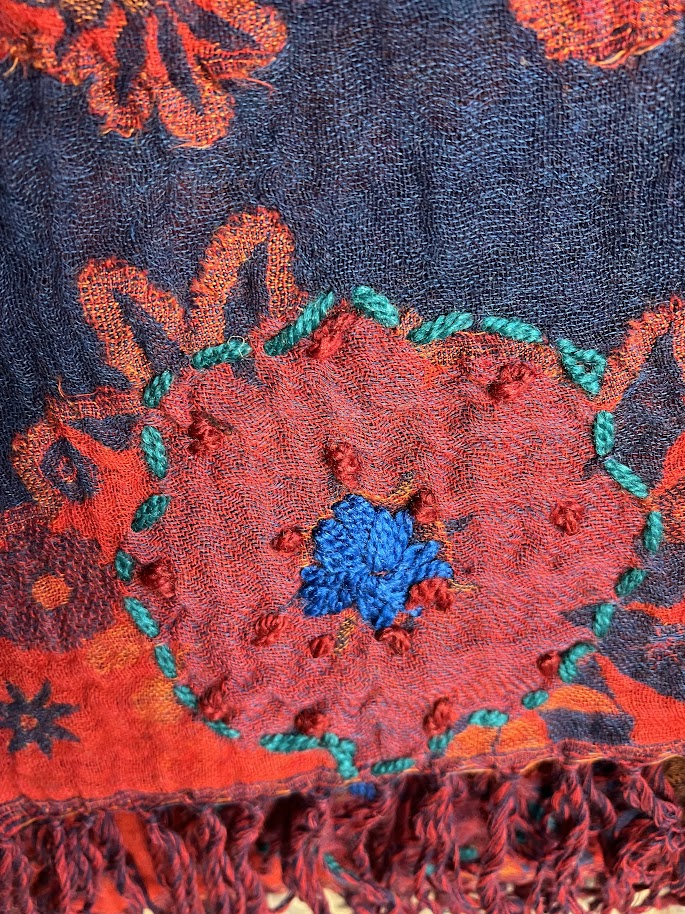The Blue Turban - Wollen sjaal met ambachtelijk borduursel*