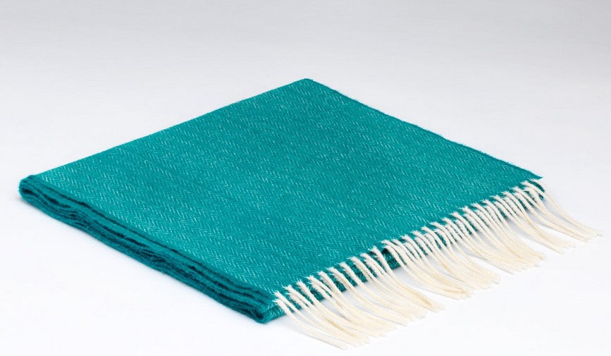 McNutt of Donegal - Sjaal Tropical Green Herringbone #
