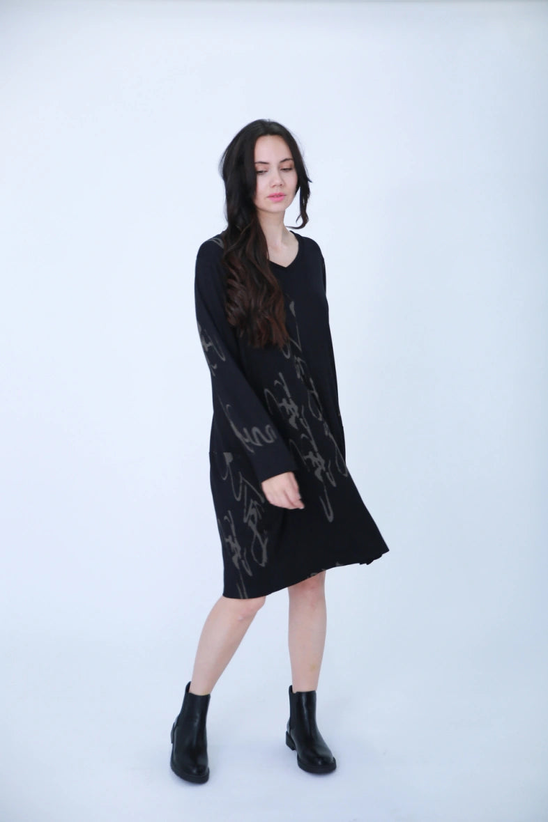 Bella Blue - Jurk - H56-R3967 - Zwart met print