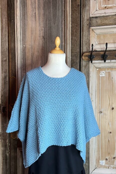 Amandine- korte wijde trui – Lichtblauw