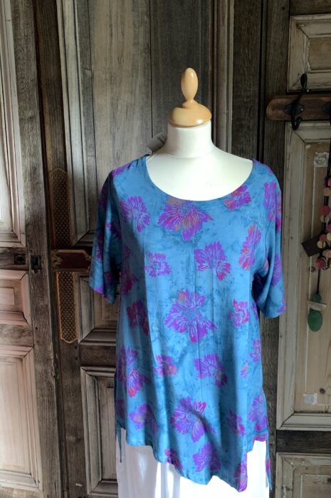 Normal Crazy Nyoman blouse batik, korte mouw