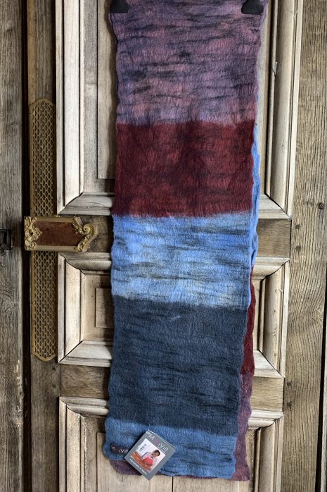 MooiVilt – Gevilte shawl multicolor gestreept
