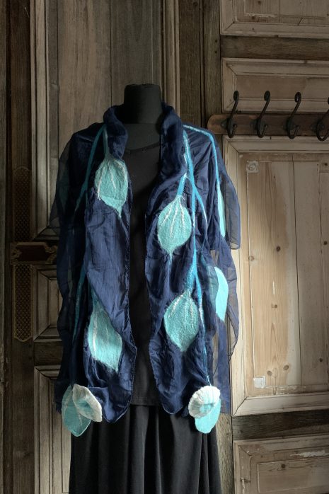MooiVilt – Sjaal van zijde met wolgevilte elementen