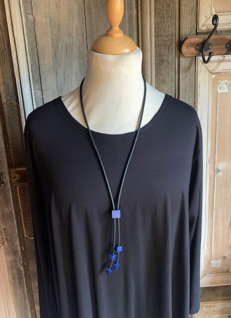 Tjonge Jonge Sieraden – Collier lang blok blauw