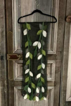 MooiVilt -  gevilt sjaal op zijde - Groen/Wit