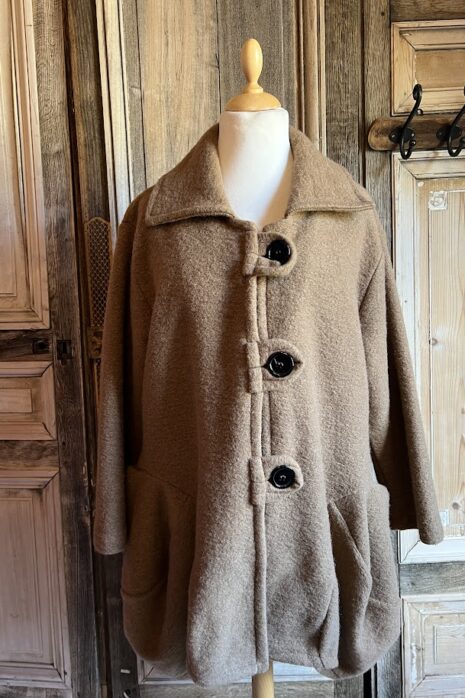 Normal Crazy – wollen jas – Beige