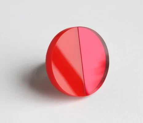Trijn sieraden – Ring acrylaat (#R25-22) – Rood 3, 8 cm Rood